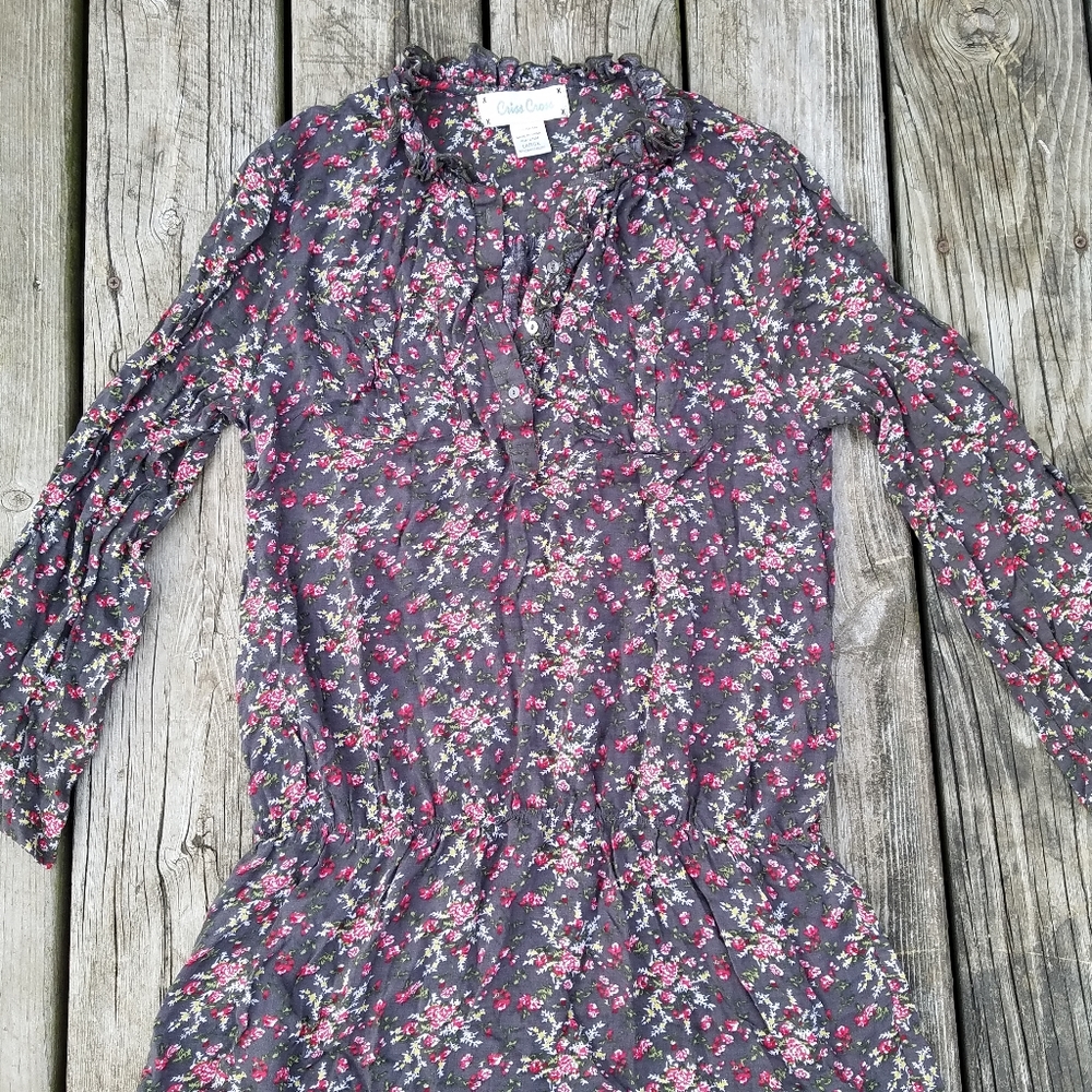 New women's boutique style button up peplum top - Picture 3 of 4